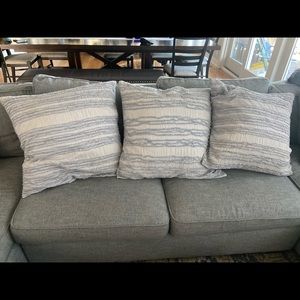 Lightly lightly used throw pillows. Baby blue.